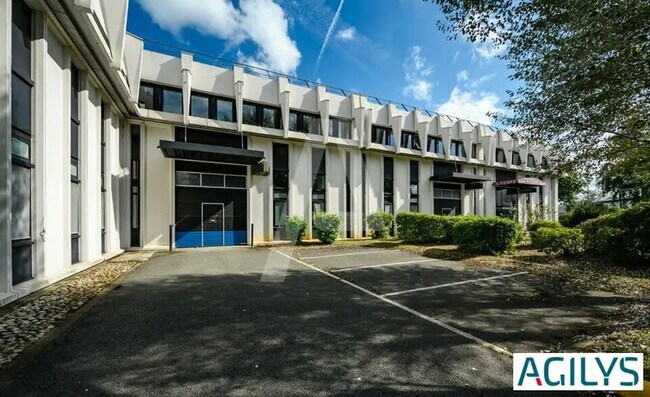 Plus de détails pour 6 Rue Du Bourbonnais, Lisses - Bureau, Local d'activités à louer
