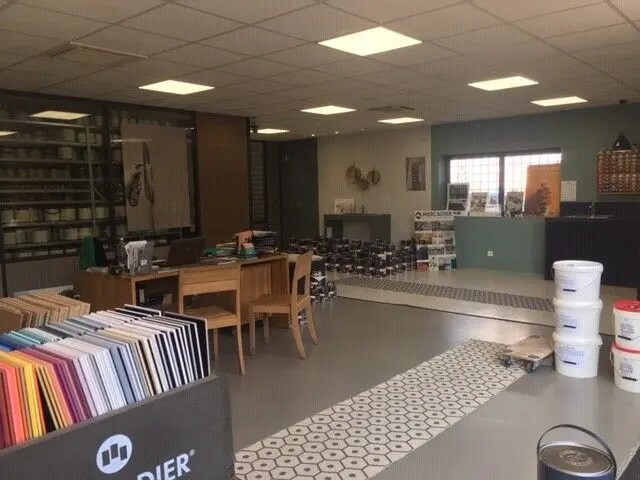 Local d’activités dans Aix-en-Provence à louer - Photo intérieure – Image 2 sur 4