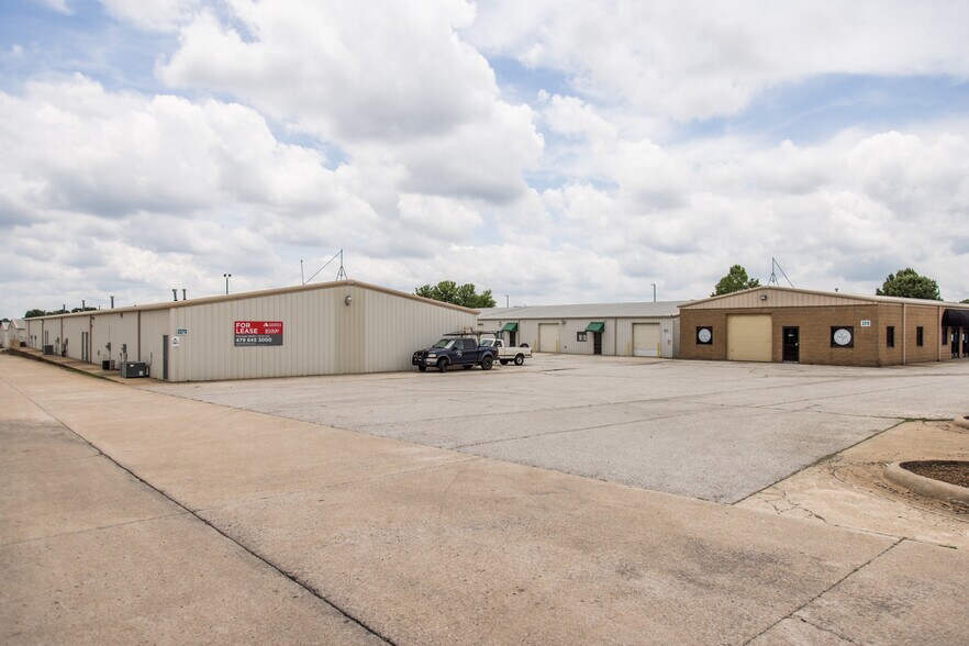 2380 Worth Ln, Springdale, AR à vendre - Photo principale – Image 1 sur 3