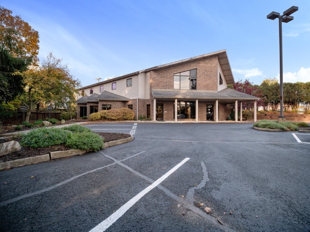 7209 Engle Rd, Fort Wayne, IN à louer Photo de l’immeuble– Image 1 sur 29