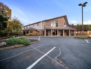 7209 Engle Rd, Fort Wayne, IN à louer Photo de l’immeuble– Image 1 sur 29