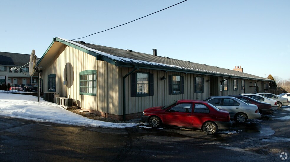 10045 W Lisbon Ave, Milwaukee, WI à vendre - Photo de l’immeuble – Image 2 sur 5