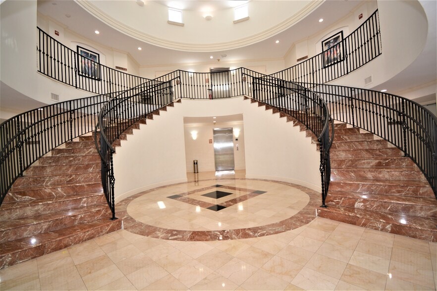 7765 SW 87th Ave, Miami, FL à vendre - Hall d’entrée – Image 3 sur 9