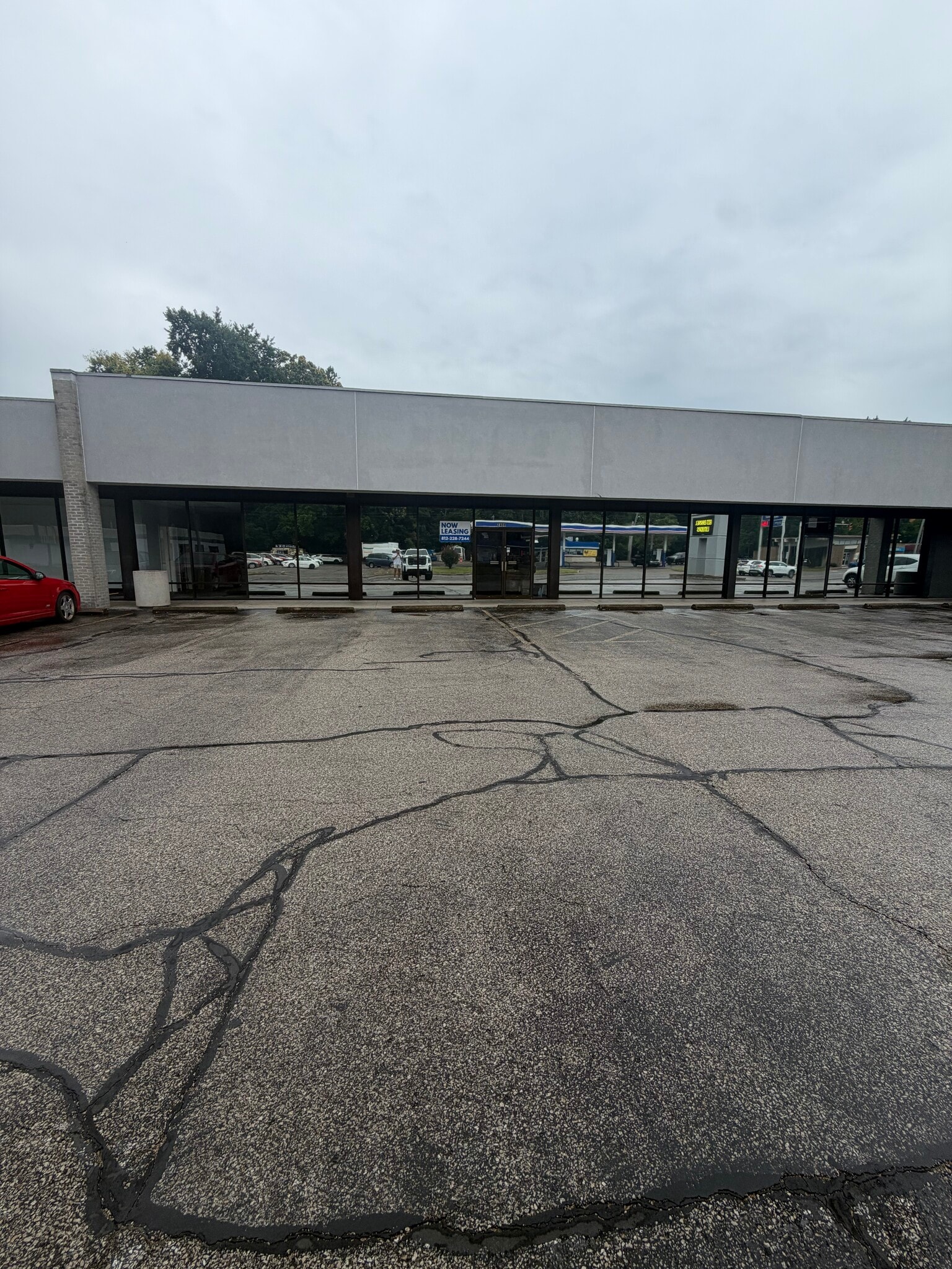 2401-2521 Washington Ave, Evansville, IN à louer Photo de l’immeuble– Image 1 sur 6