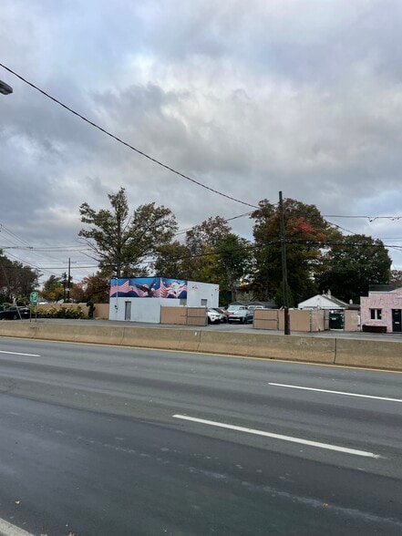 867 US Highway 1, Avenel, NJ à vendre - Photo intérieure – Image 3 sur 5