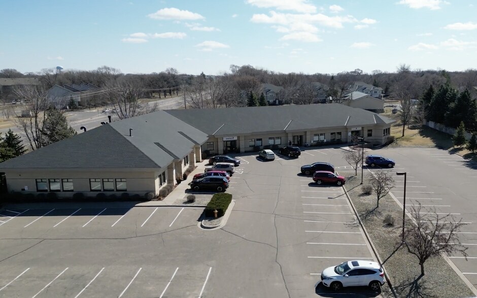 3738-3776 Coon Rapids Blvd NW, Coon Rapids, MN à louer - Photo de l’immeuble – Image 3 sur 17