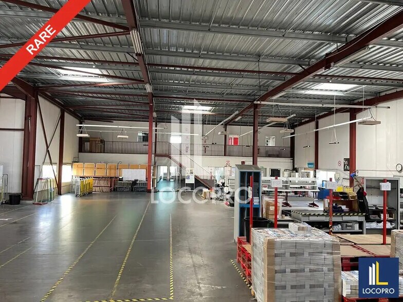 Local d’activités dans Marseille à louer - Photo de l’immeuble – Image 3 sur 13