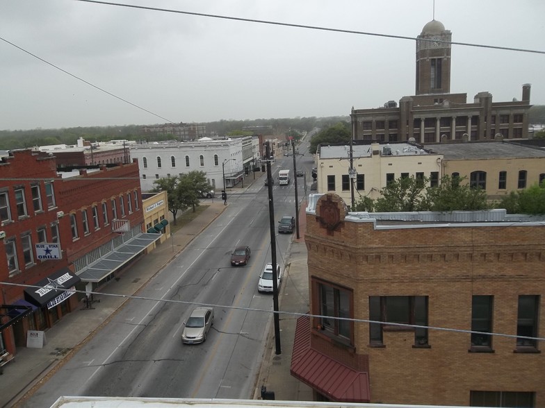 201-205 E Chambers St, Cleburne, TX à louer - Autre – Image 3 sur 22