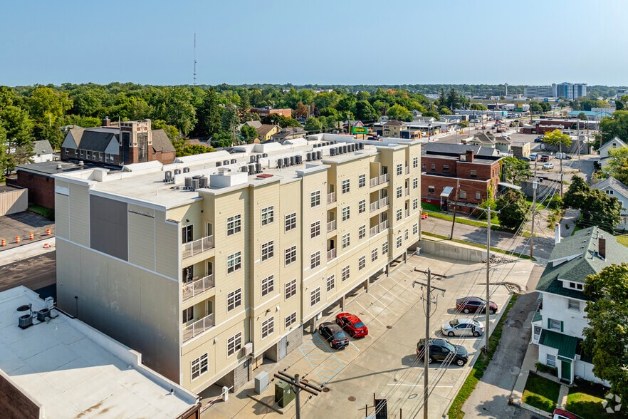 2222 E Michigan Ave, Lansing, MI à louer - Aérien – Image 2 sur 3