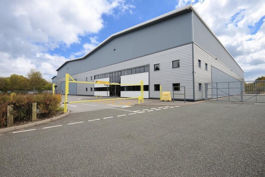 20-22 Leacroft Rd, Warrington à louer - Photo de l’immeuble – Image 2 sur 13