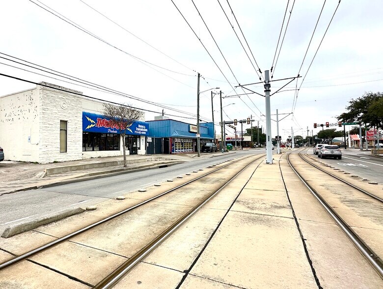 Retail-Industrial Redevelopment portefeuille de 5 biens à vendre sur LoopNet.fr - Photo de l’immeuble – Image 3 sur 12