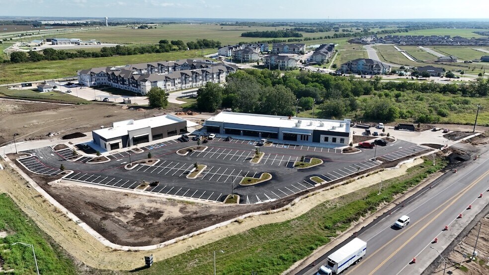 2301 W San Antonio St, Lockhart, TX à louer - Photo de l’immeuble – Image 1 sur 12