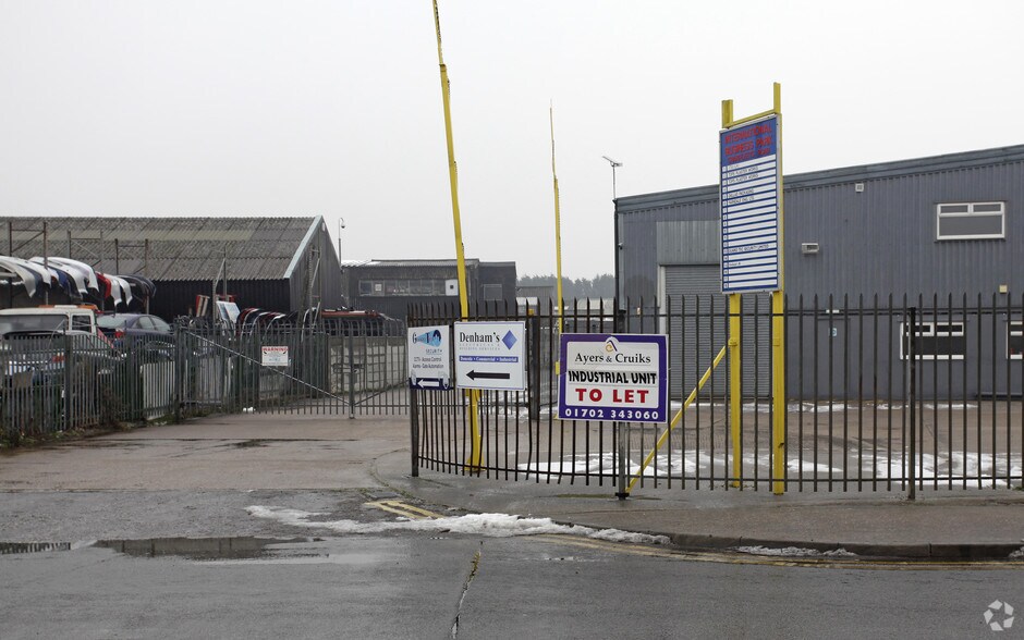 Charfleets Rd, Canvey Island à louer - Photo de l’immeuble – Image 2 sur 2