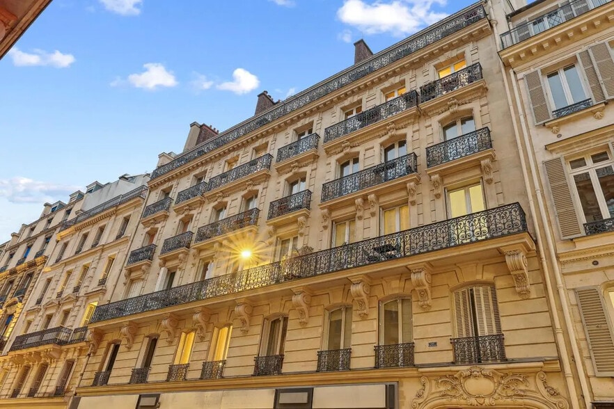 Bureau dans Paris à louer - Photo de l’immeuble – Image 1 sur 13