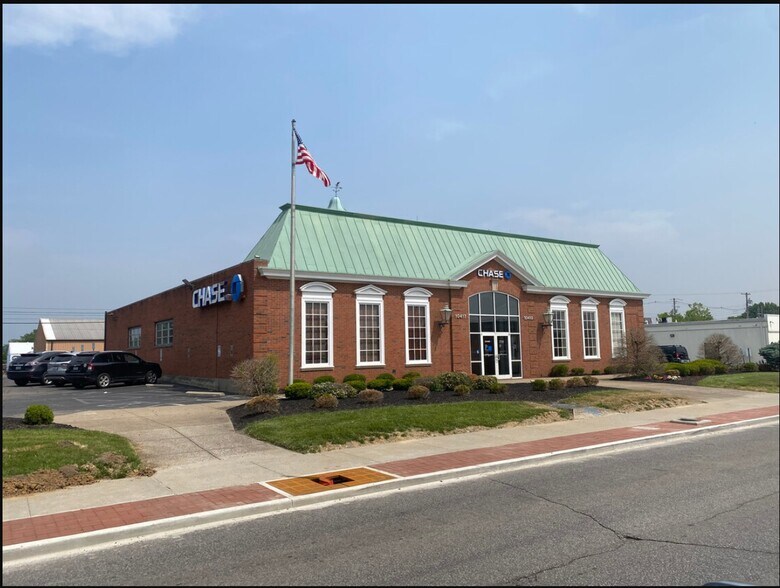 10417 Watterson Trl, Louisville, KY à louer - Photo de l’immeuble – Image 2 sur 7