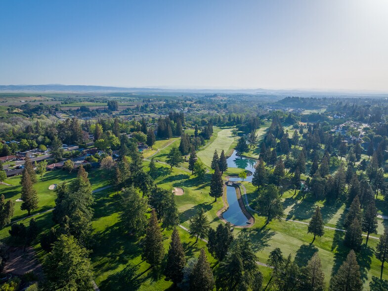 624 N Stearns Rd, Oakdale, CA à vendre - Aérien – Image 2 sur 9