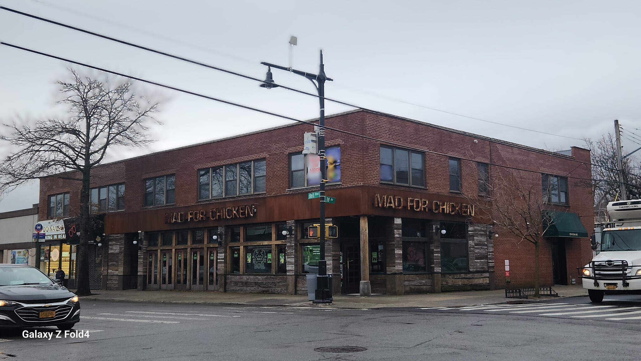 39-02-39-20 Bell Blvd, Bayside, NY à louer Photo principale– Image 1 sur 3