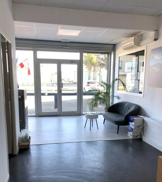 Local d’activités dans Toulouse à louer - Hall d’entrée – Image 3 sur 10