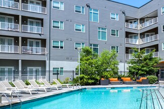 Plus de détails pour 2705 McGee Trfy, Kansas City, MO - Local commercial à louer
