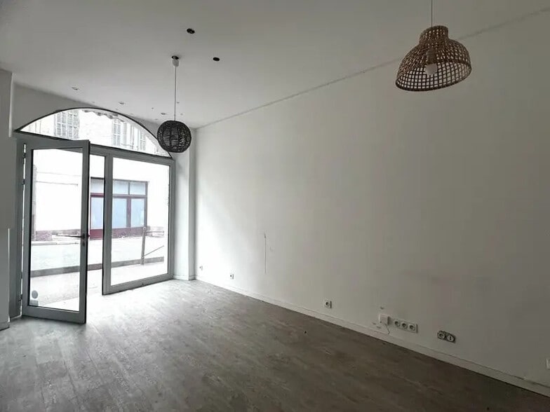 Local commercial dans Vence à vendre - Photo intérieure – Image 1 sur 7