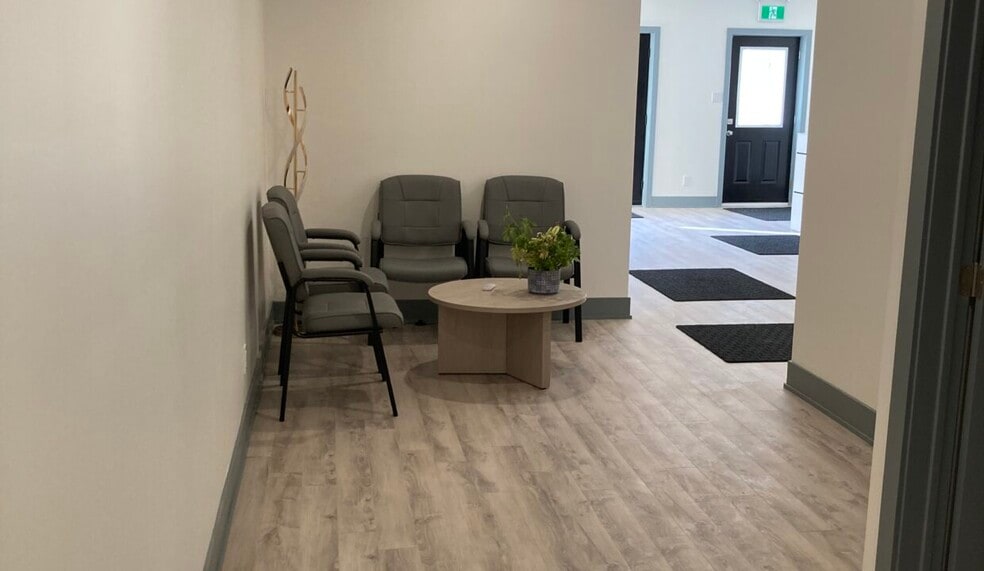 545 St Lawrence St, North Dundas, ON à louer - Photo intérieure – Image 3 sur 7