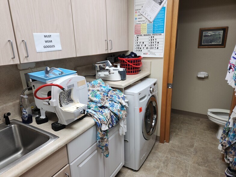 1801 1st Ave, Longview, WA à vendre - Photo de l’immeuble – Image 2 sur 20