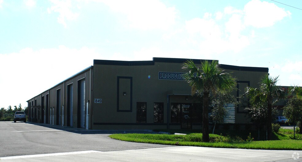 1849 Benchmark Ave, Fort Myers, FL à louer - Photo principale – Image 1 sur 5