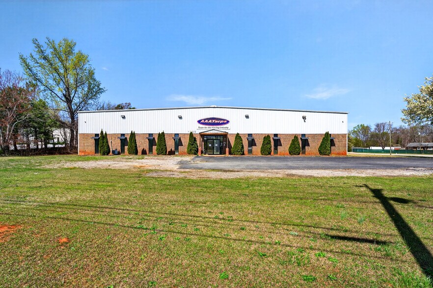 1095 Southport Rd, Spartanburg, SC à vendre - Photo de l’immeuble – Image 1 sur 39