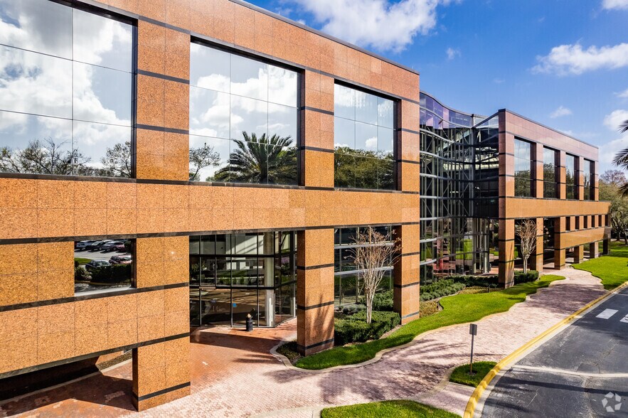 2301 Lucien Way, Maitland, FL à louer - Photo de l’immeuble – Image 2 sur 24