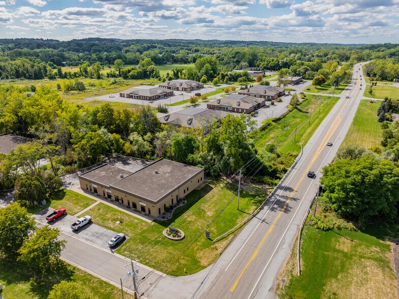 1286 Blossom Dr, Victor, NY à louer - Photo de l’immeuble – Image 1 sur 10