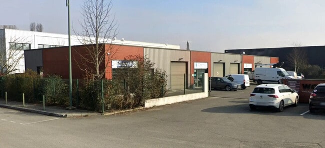 Plus de détails pour Local d'activités à louer