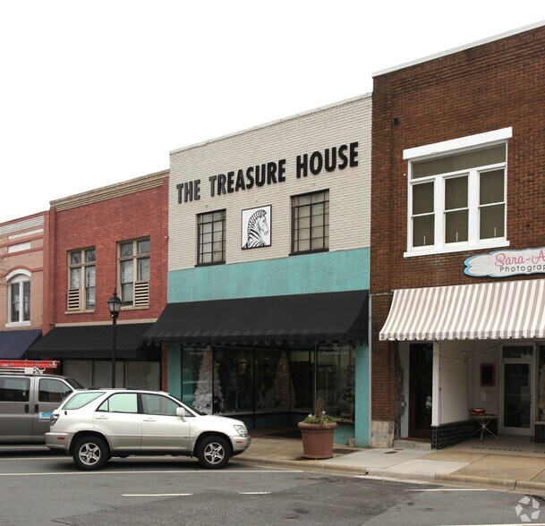 347 S Main St, Burlington, NC à louer - Photo de l’immeuble – Image 3 sur 13