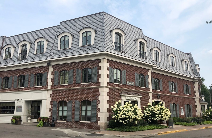 63 Kercheval Ave, Grosse Pointe Farms, MI à louer - Photo de l’immeuble – Image 2 sur 23