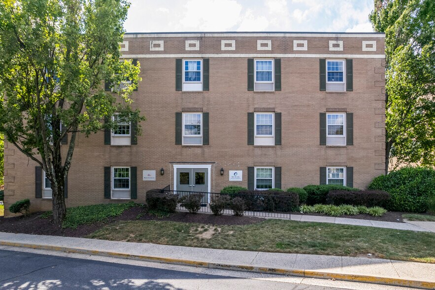 5514 Alma Ln, Springfield, VA à louer - Photo de l’immeuble – Image 2 sur 29