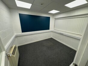 21 Whitcombe Rd, Newport à louer Photo intérieure– Image 2 sur 4