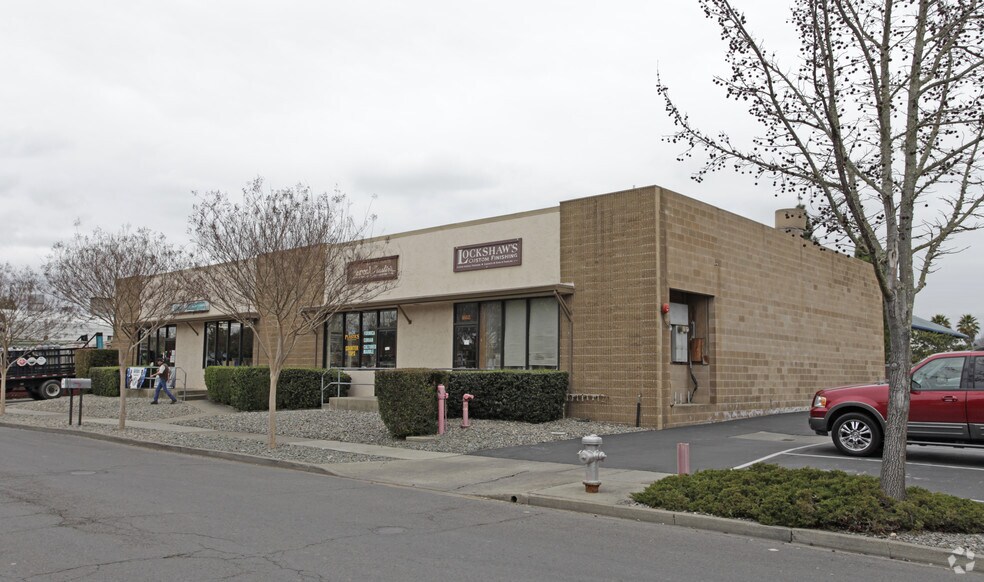 562-568 Northbay Dr, Napa, CA à louer - Photo de l’immeuble – Image 3 sur 6