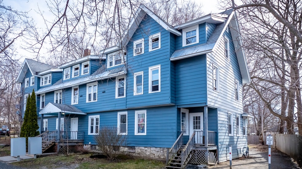 162 Woodlawn Ave, Pittsfield, MA à vendre - Photo principale – Image 1 sur 8