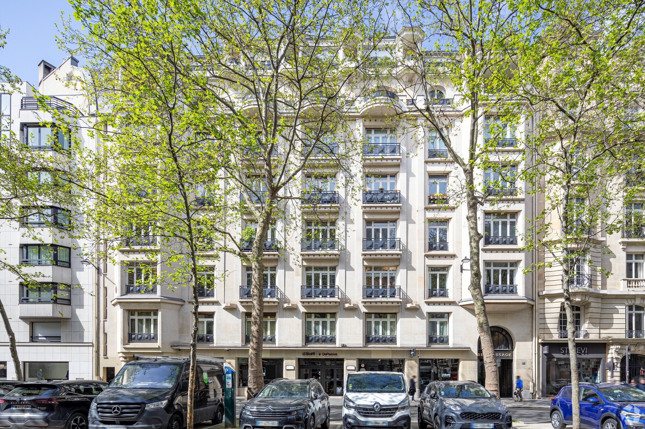 Immeuble residentiel dans Paris à vendre Photo principale– Image 1 sur 3