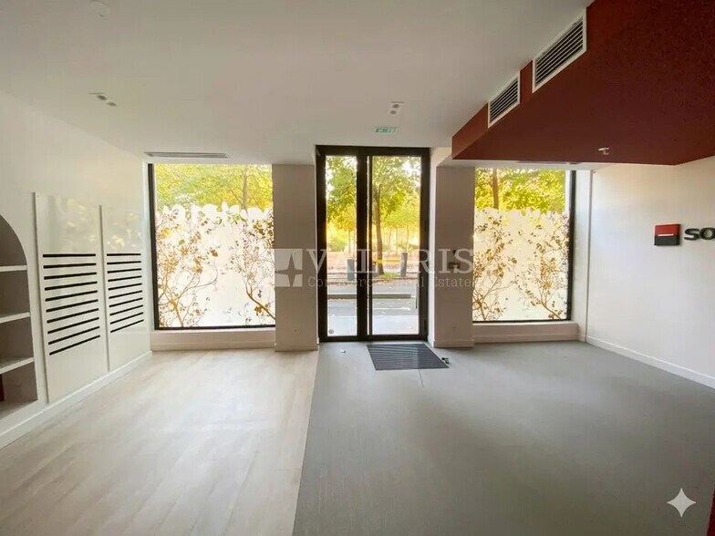 Local commercial dans Lyon à louer - Photo intérieure – Image 2 sur 14