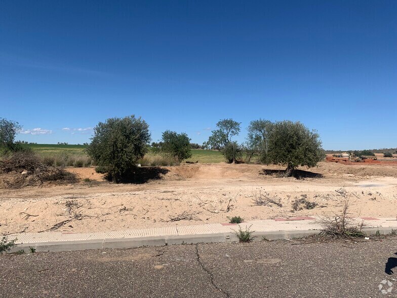 Avenida Aristóteles, s/n, Cobisa, Toledo à vendre - Photo principale – Image 1 sur 4