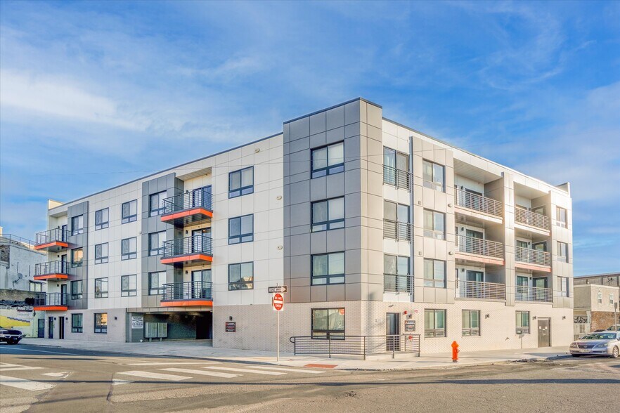 1951 Point Breeze Ave, Philadelphia, PA à vendre - Photo de l’immeuble – Image 3 sur 23