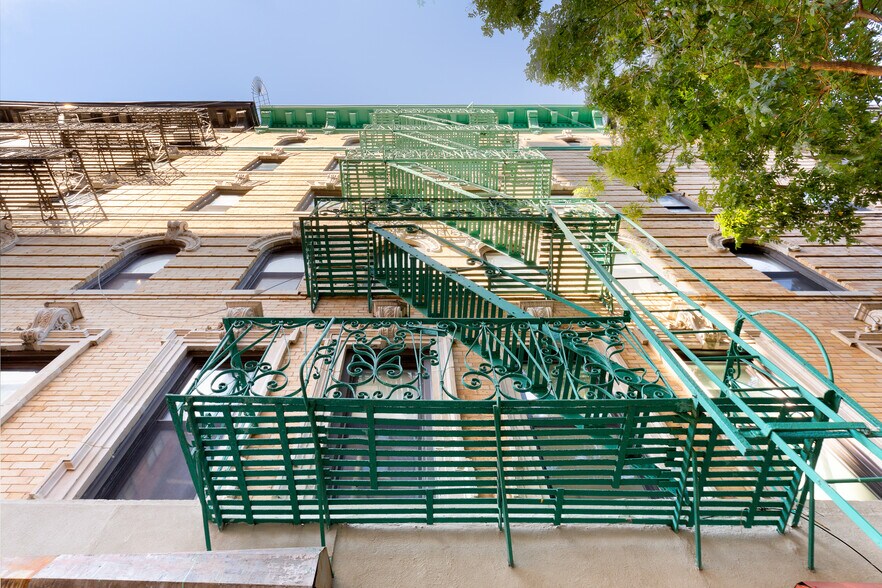 59-61 Thompson St, New York, NY à vendre - Photo de l’immeuble – Image 2 sur 11