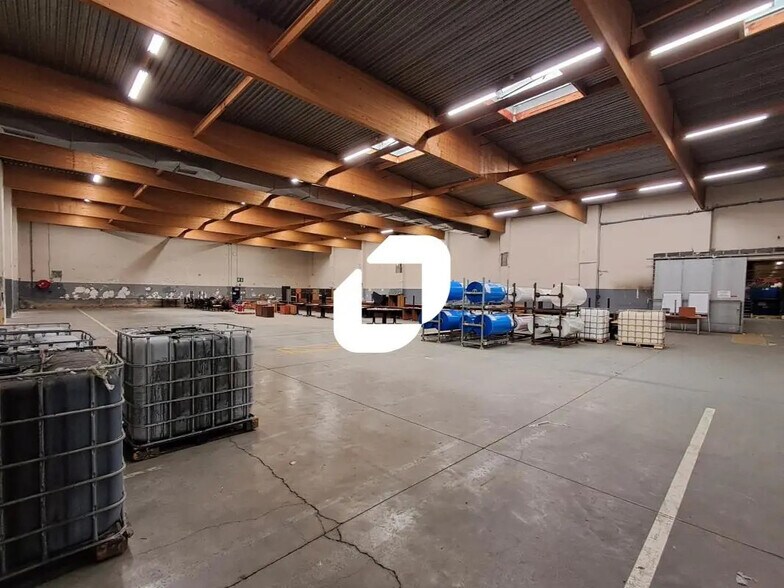 Local d’activités dans Capinghem à louer - Photo de l’immeuble – Image 3 sur 6