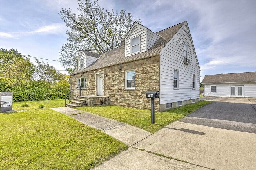 719 Coshocton Ave, Mount Vernon, OH à vendre - Photo de l’immeuble – Image 2 sur 48