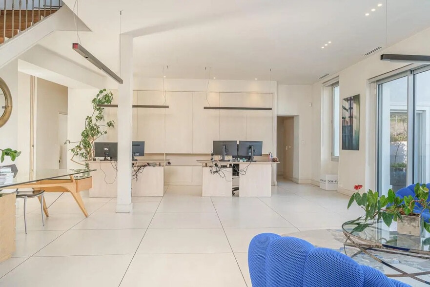 583 Avenue Du Prado, Marseille à louer - Photo de l’immeuble – Image 3 sur 24