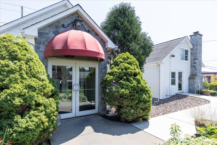 7158 Transit Rd, Buffalo, NY à vendre - Photo de l’immeuble – Image 3 sur 39