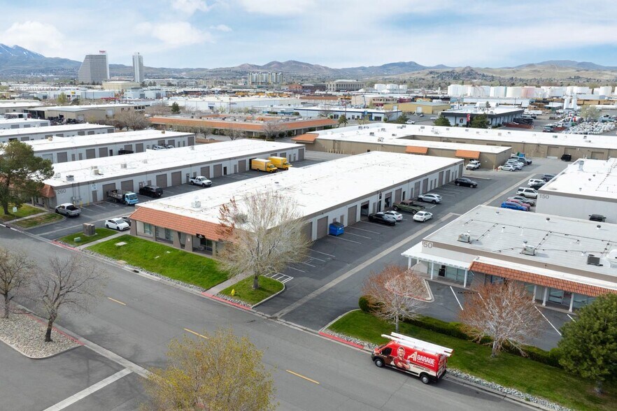 240 Freeport Blvd, Sparks, NV à louer - Photo de l’immeuble – Image 3 sur 14