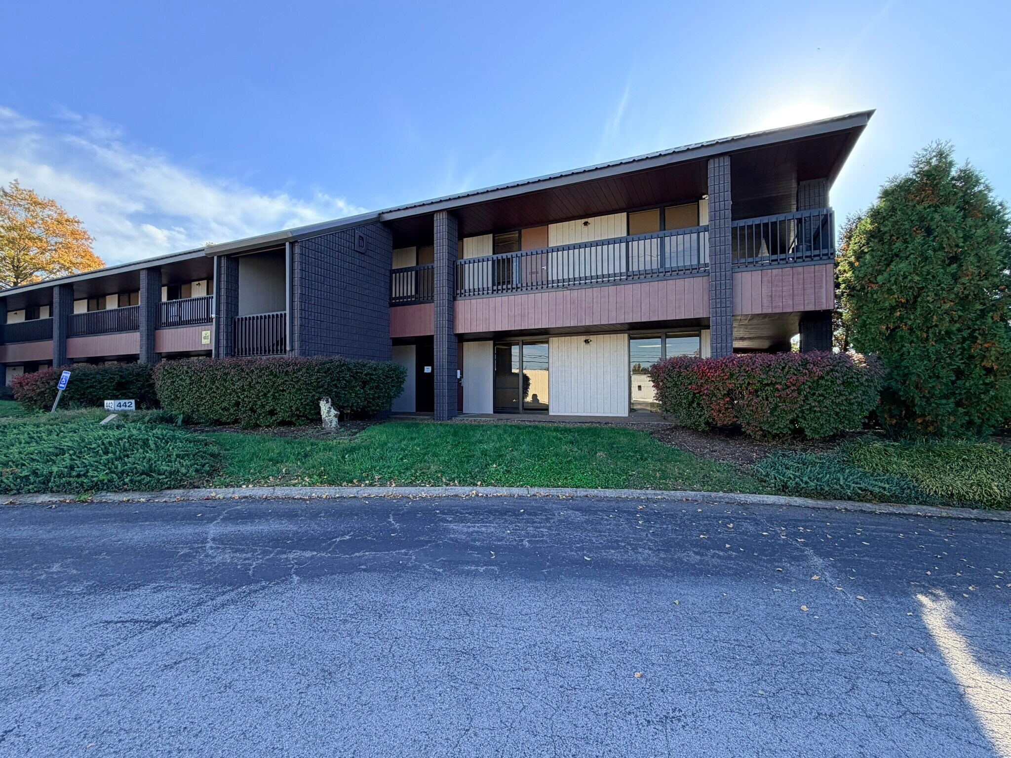 442 Metroplex Dr, Nashville, TN à vendre Photo principale– Image 1 sur 10