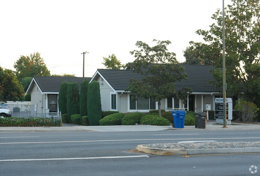 199 E Hamilton Ave, Campbell, CA à vendre - Photo de l’immeuble – Image 3 sur 28