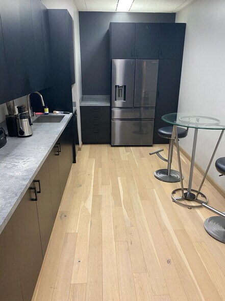 301 E Colorado Blvd, Pasadena, CA à louer - Photo intérieure – Image 3 sur 14